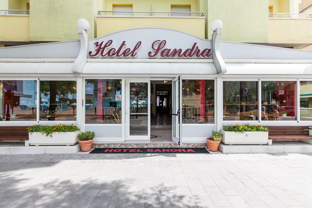 Hotel Sandra Гаттео-а-Маре Экстерьер фото