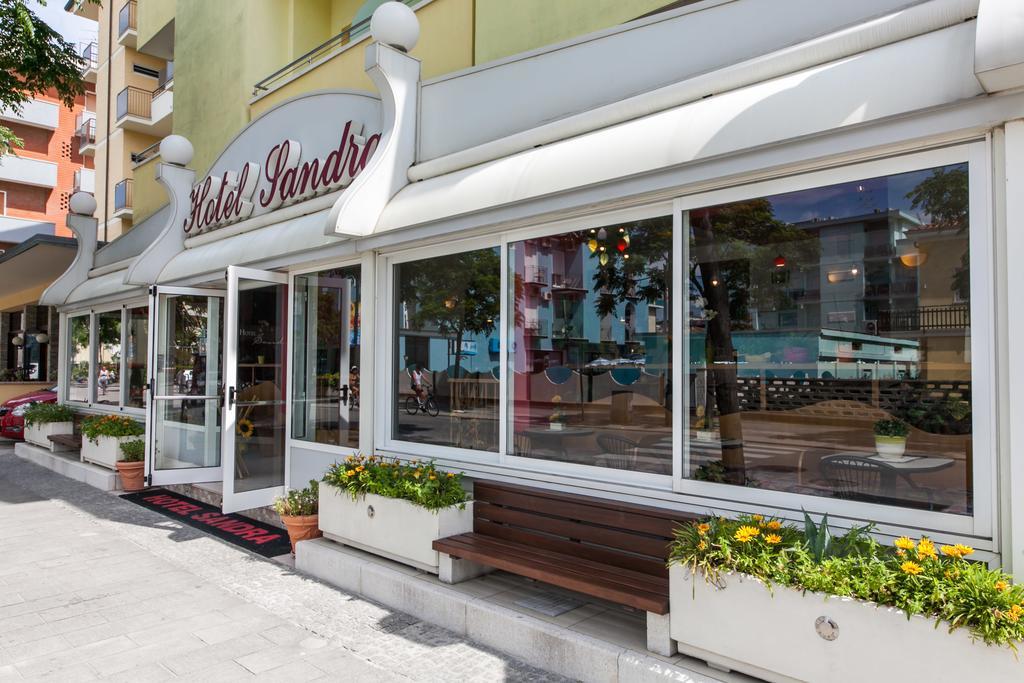 Hotel Sandra Гаттео-а-Маре Экстерьер фото