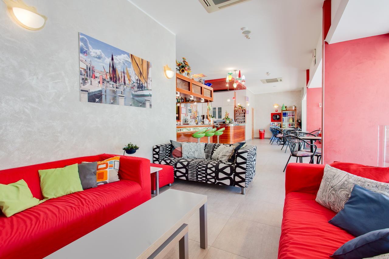 Hotel Sandra Гаттео-а-Маре Экстерьер фото