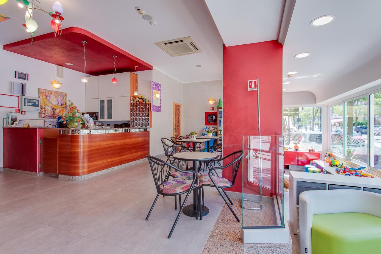 Hotel Sandra Гаттео-а-Маре Экстерьер фото